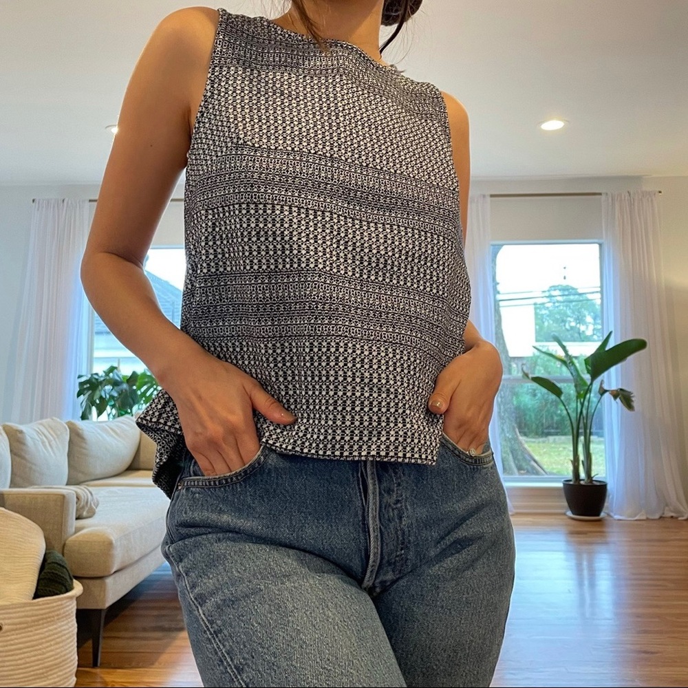 Blue & White Sleeveless Top by Banana Republic size xs